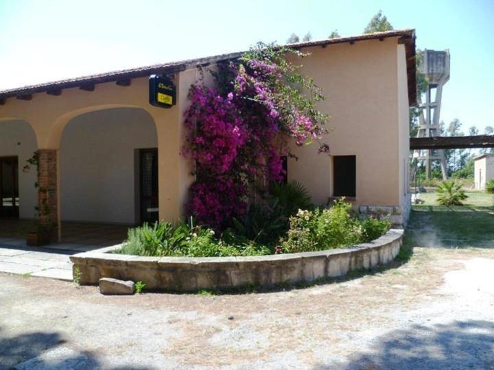 Agriturismo Agrifoglio San Giovanni Suèrgiu Kültér fotó